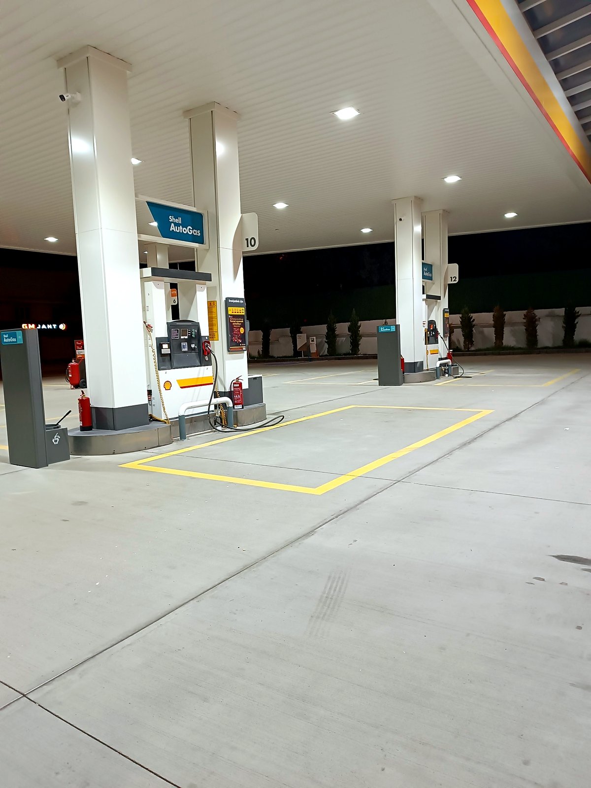 Shell Maraş — Istasyon Tum Adalar Gece